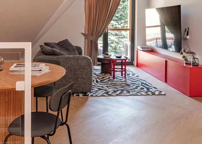 Apartament Sztokholm - Przestronny I Stylowy Apartament W Centrum Miasta, Z Prywatnym Parkingiem